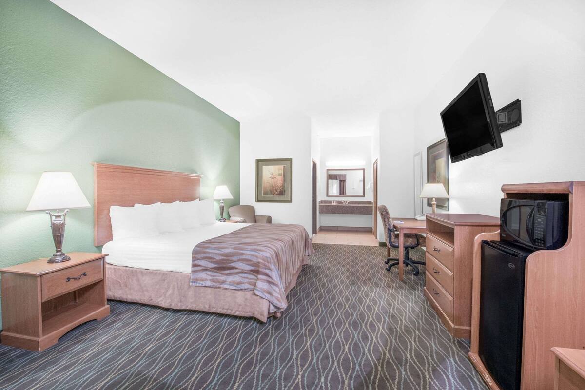 In-room safe, desk, laptop workspace, iron/ironing board
