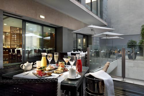Serveert lunch en diner