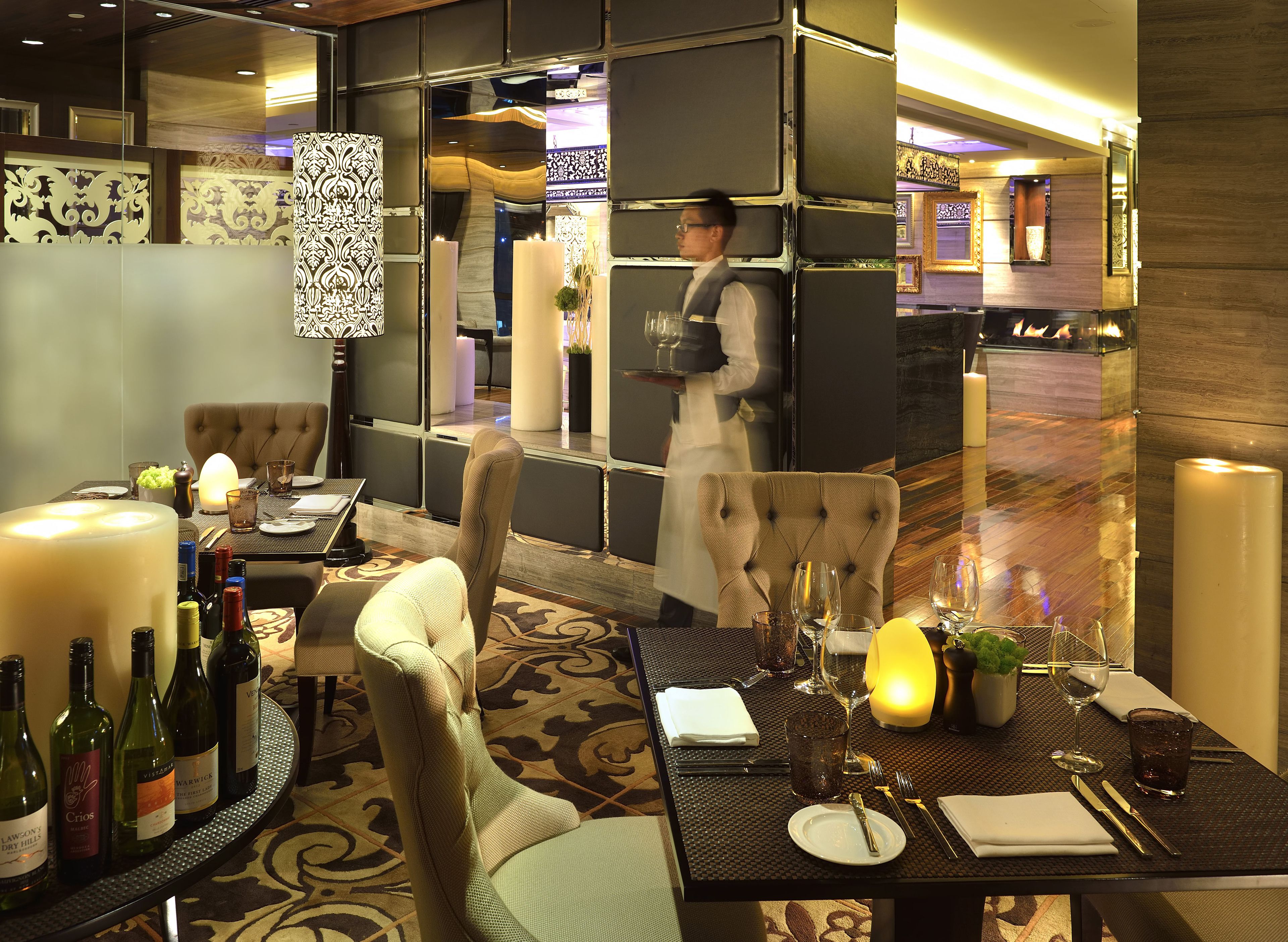 2 restaurants, breakfast served