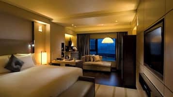 Premium bedding, Select Comfort beds, minibar, in-room safe