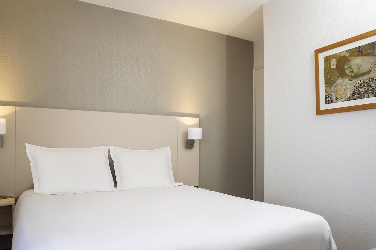 Huoneisto, 1 makuuhuone (4 people) | Työpöytä, äänieristys, ilmainen Wi-Fi, vuodevaatteet