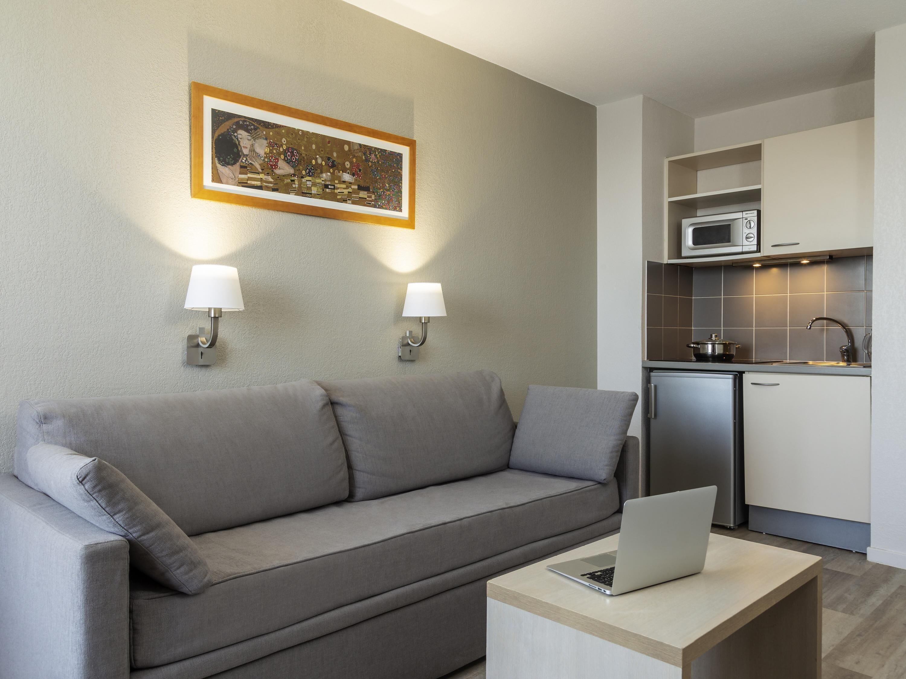 Bureau, chambres insonorisées, Wi-Fi gratuit