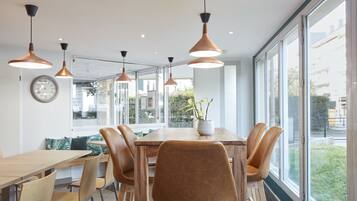 Morgenmadsbuffet hver dag (15 EUR pr. person)