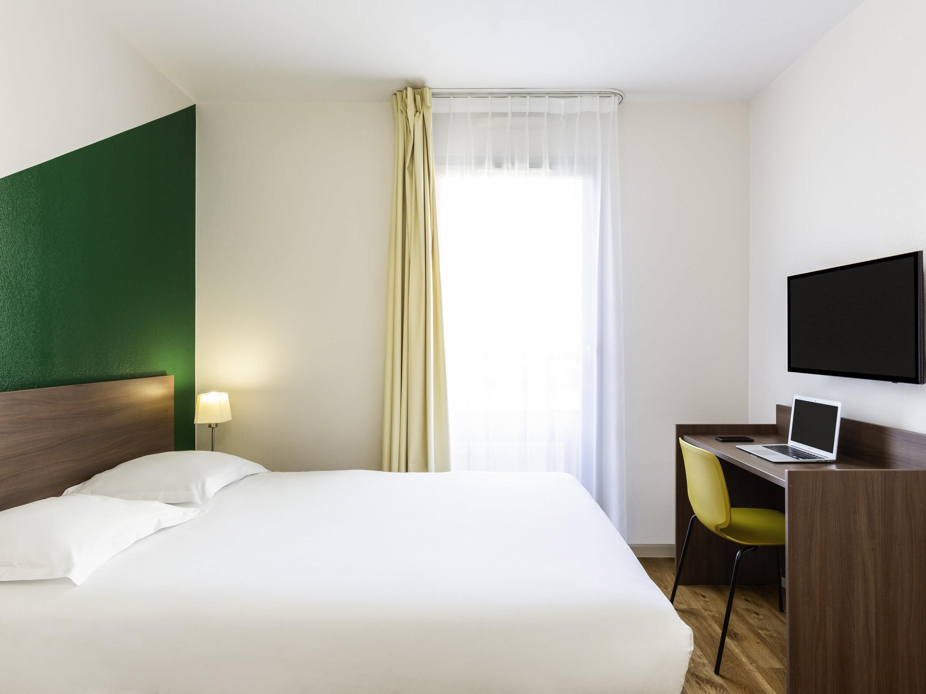 Estudio, 1 cama matrimonial | Escritorio, insonorización, cunas gratuitas y wifi gratis 