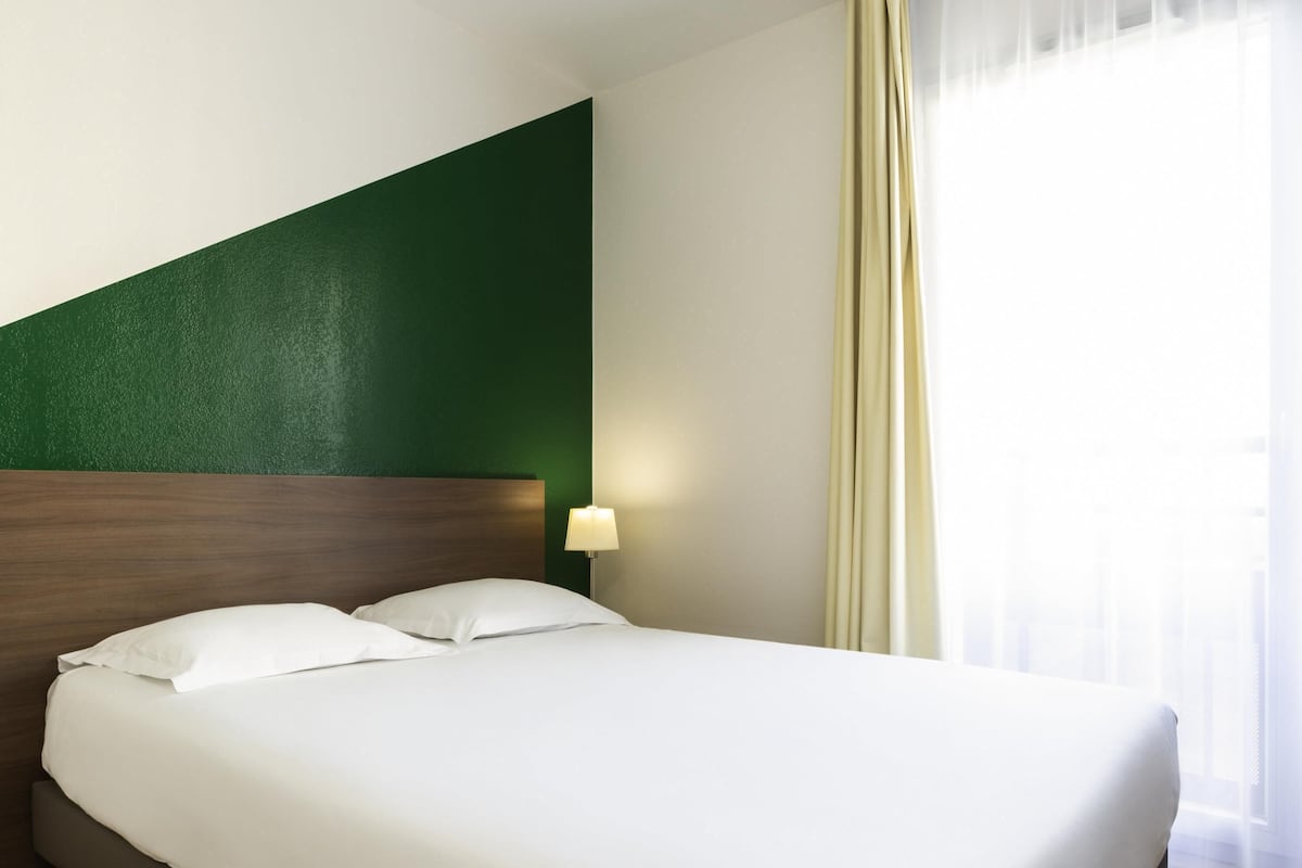 Appartement, 1 chambre | Bureau, systĂšme dâinsonorisation, lit de bĂ©bĂ© (gratuit)