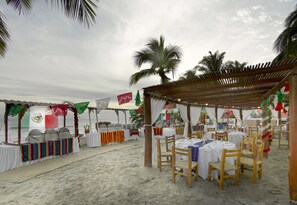 6 restaurants, breakfast, lunch, dinner served; Mediterranean cuisine - The Royal Suites Punta Mita by Palladium Solo Adultos (Punta Mita)