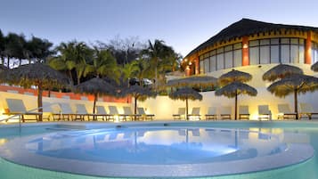 2 outdoor pools, pool umbrellas, pool loungers