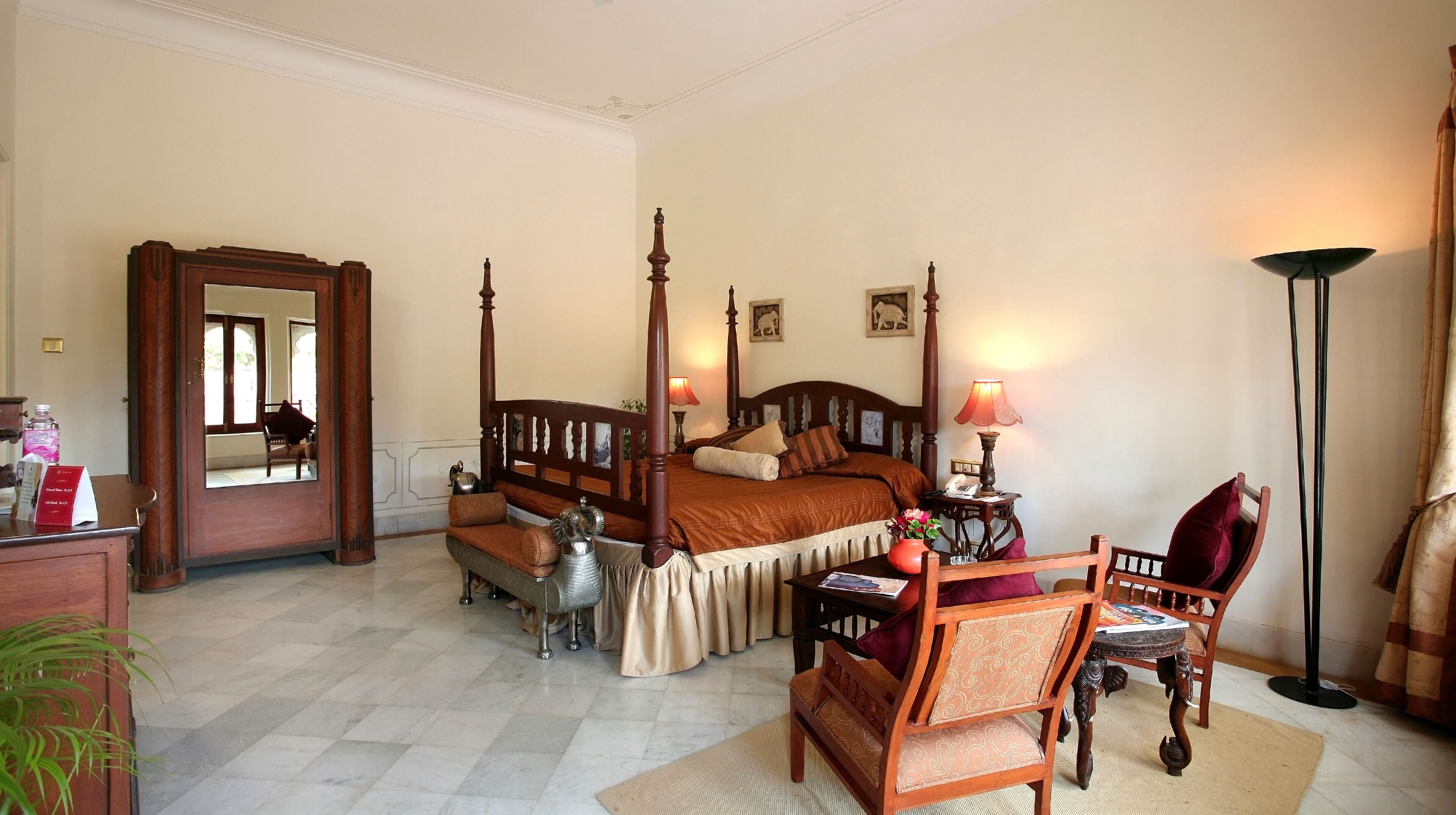 traditional suite, 1 bedroom, smoking, balcony | memory-foam beds, minibar, in-room safe, desk
