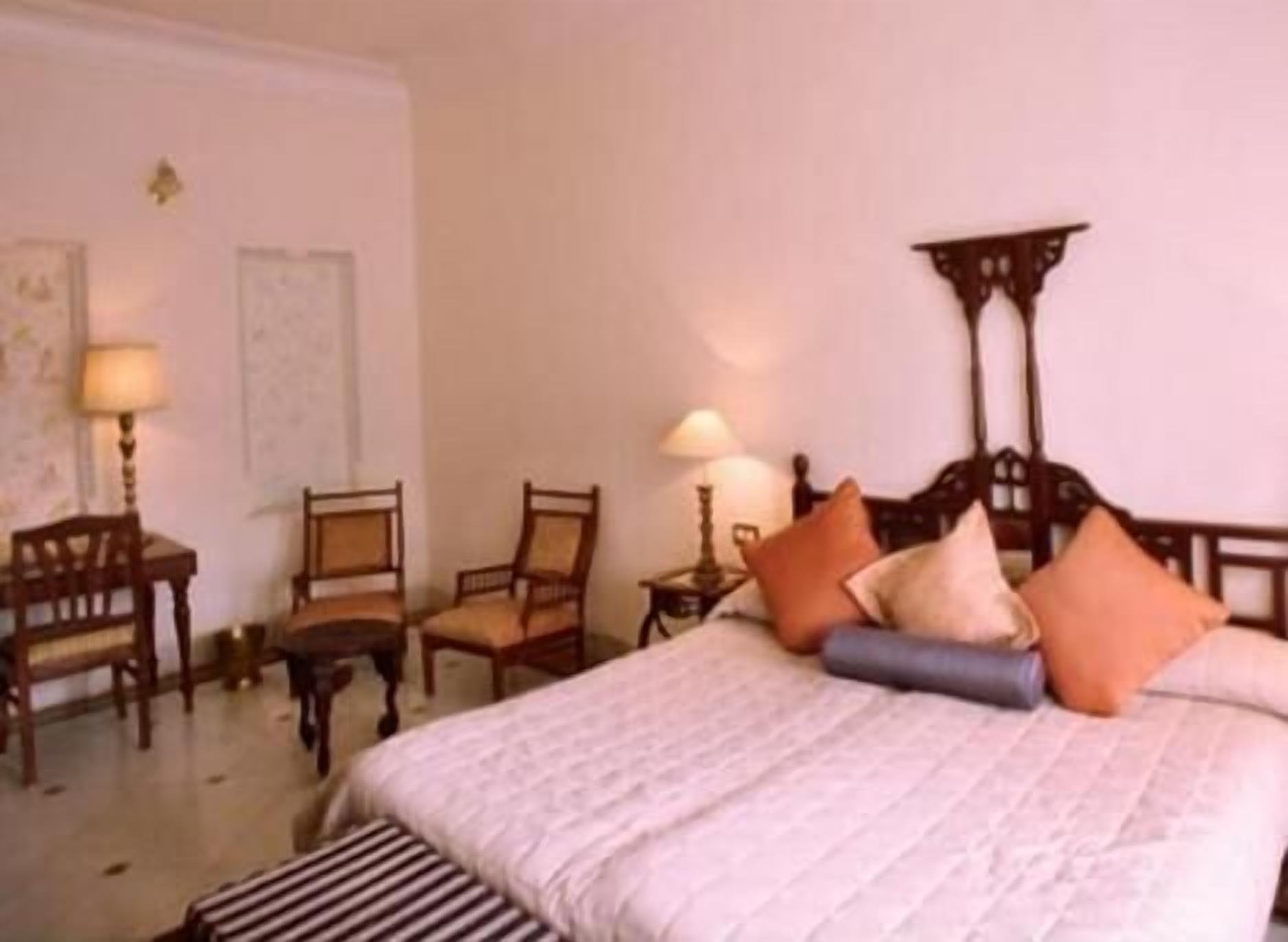 memory-foam beds, minibar, in-room safe, desk