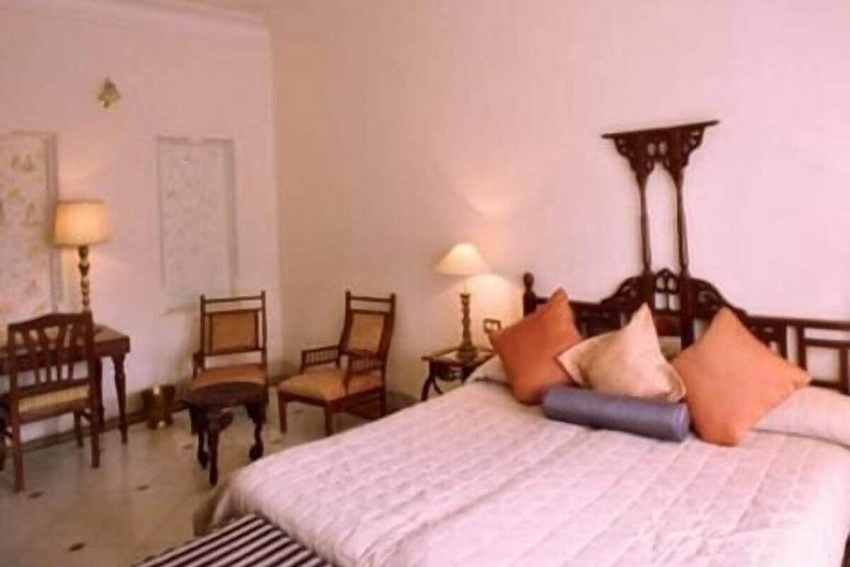 memory-foam beds, minibar, in-room safe, desk