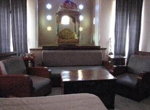 Lobby - Fateh Bagh (Desuri)