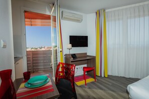 In-room business centre