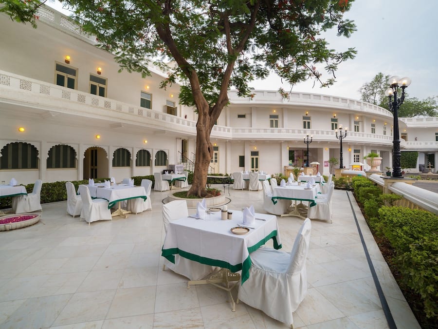 Dagelijks ontbijtbuffet (INR 700 per persoon)