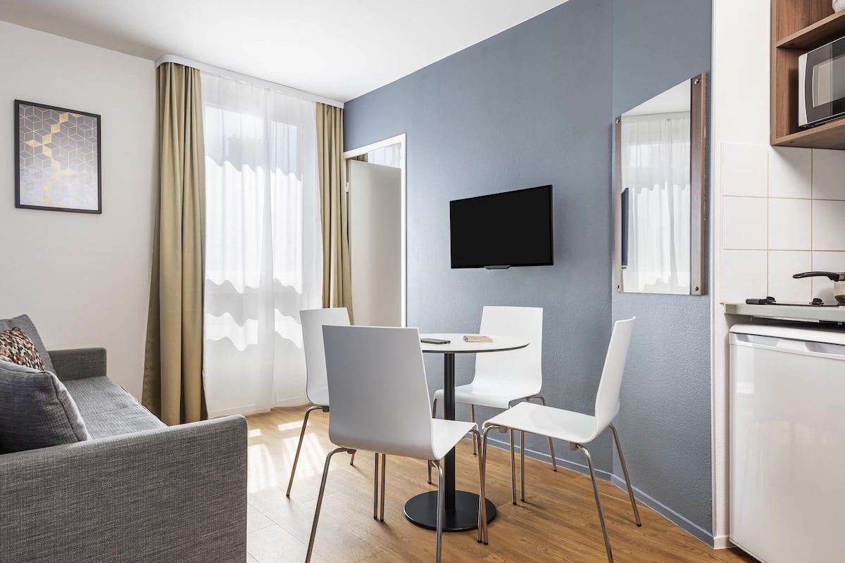 Appartement, 2 lits une place | 1 chambre, bureau, fer et planche à repasser, lits bébé (gratuits)