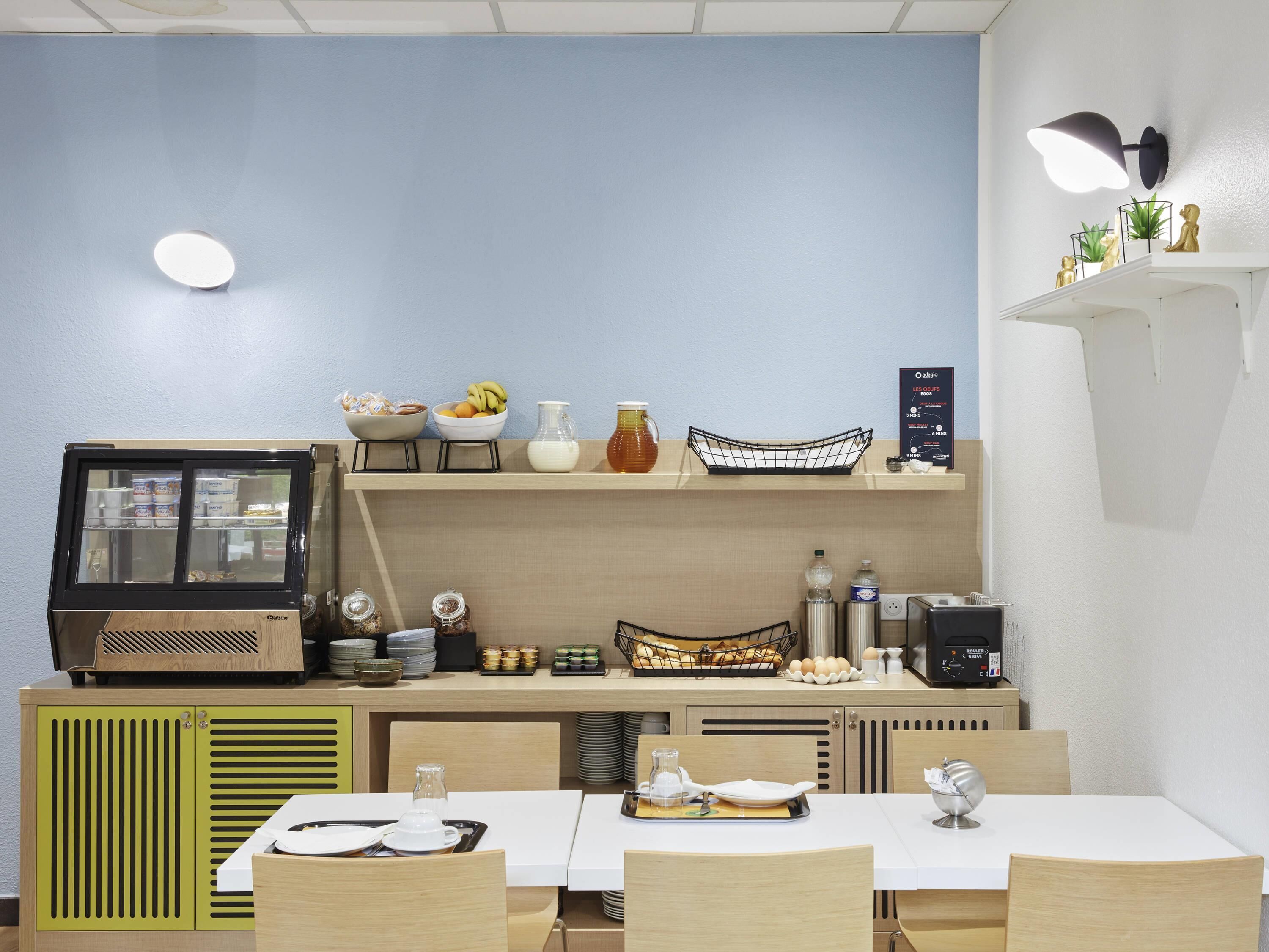 Petit déjeuner buffet servi tous les jours en supplément