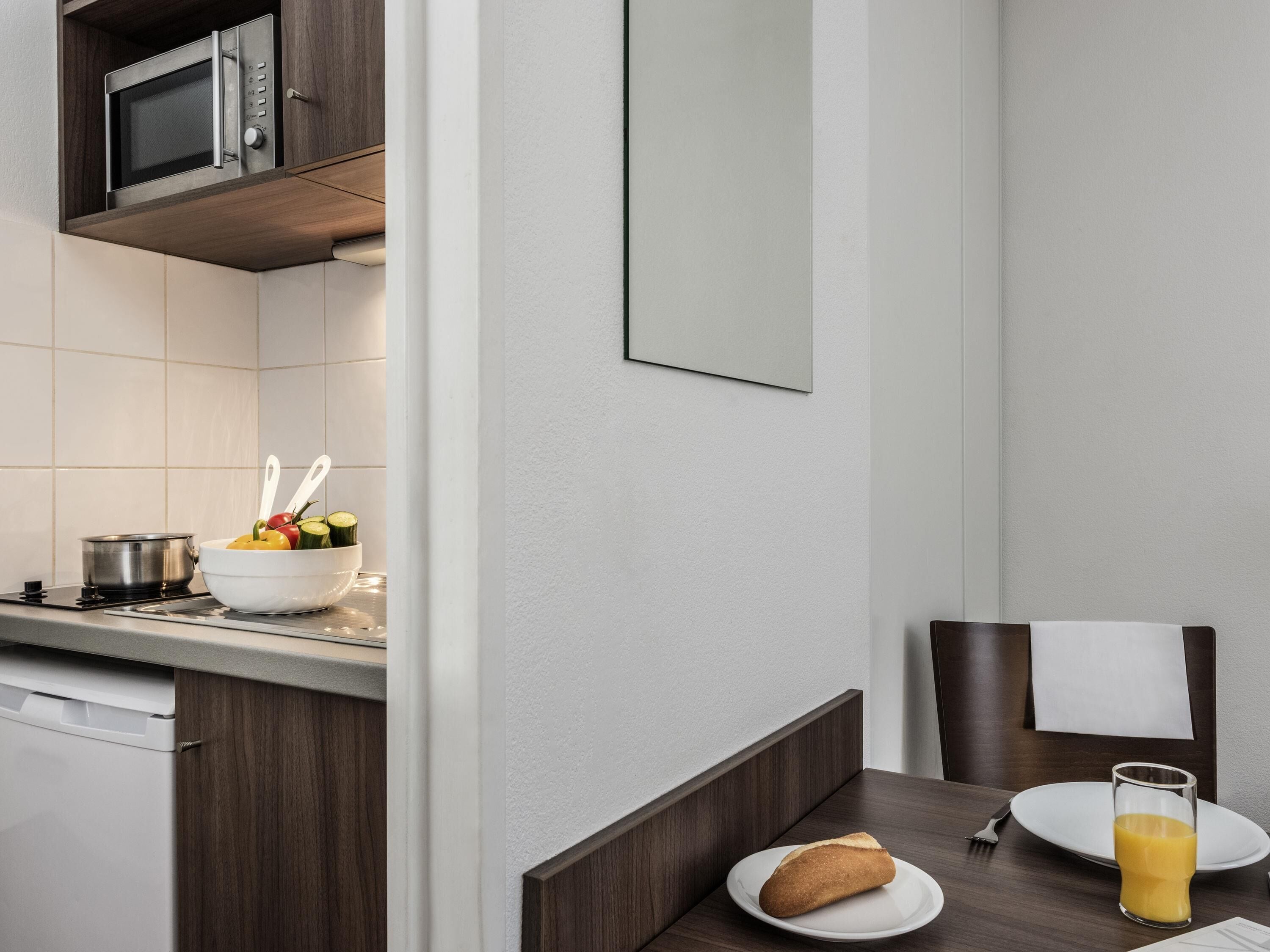 Studio, 2 lits une place | Bureau, fer et planche à repasser, lits bébé (gratuits), Wi-Fi gratuit
