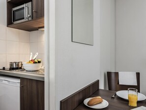 Studio, 2 Single Beds | Desk, iron/ironing board, free cots/infant beds, free WiFi - Aparthotel Adagio Access Paris Quai D'Ivry (Ivry-sur-Seine)