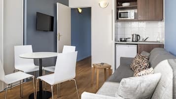 Appartement, 1 lit double | Bureau, fer et planche à repasser, lits bébé (gratuits), Wi-Fi gratuit