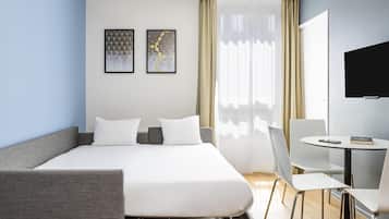 Apartment, 1 Double Bed | Desk, iron/ironing board, free cribs/infant beds, free WiFi