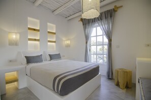 In-room safe, individually decorated, soundproofing, free WiFi - Yialos Ios Hotel (Ios)