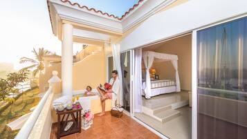 Deluxe Villa, 3 Bedrooms, Non Smoking, Hot Tub | Terrace/patio