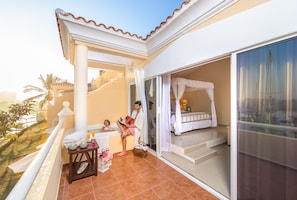 Deluxe Villa, 3 Bedrooms, Non Smoking, Hot Tub | Terrace/patio