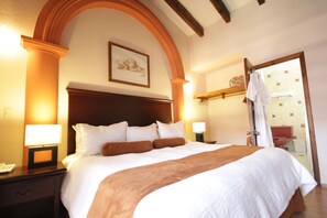 Habitación doble estándar | Ropa de cama de alta calidad y camas con efecto memoria 