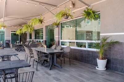 Hotel & Suites Aliana