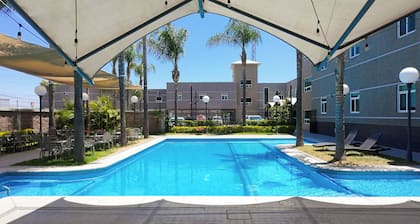 Hotel & Suites Aliana