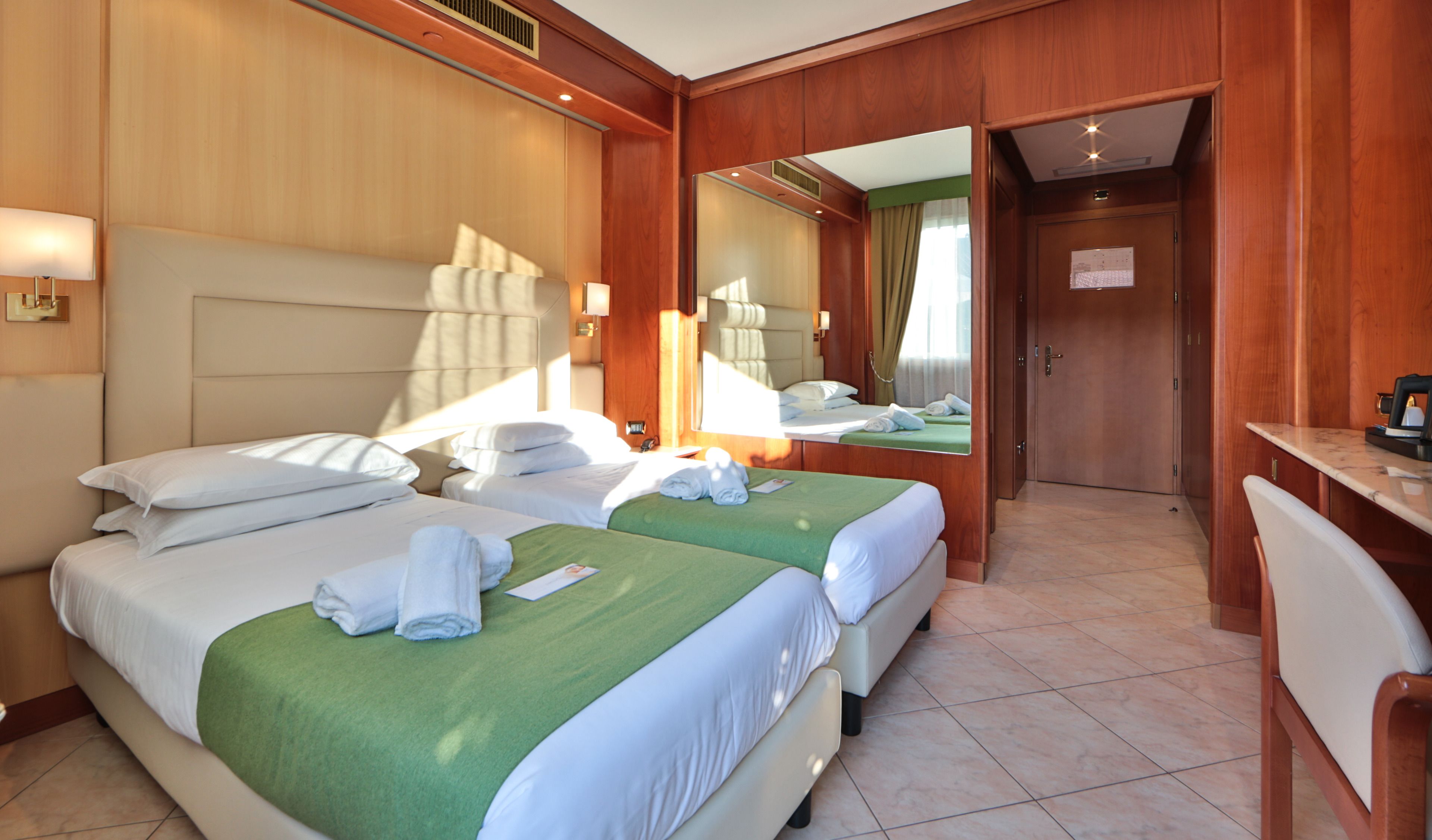 classic room, 2 single beds | hypo-allergenic bedding, minibar, desk, blackout curtains