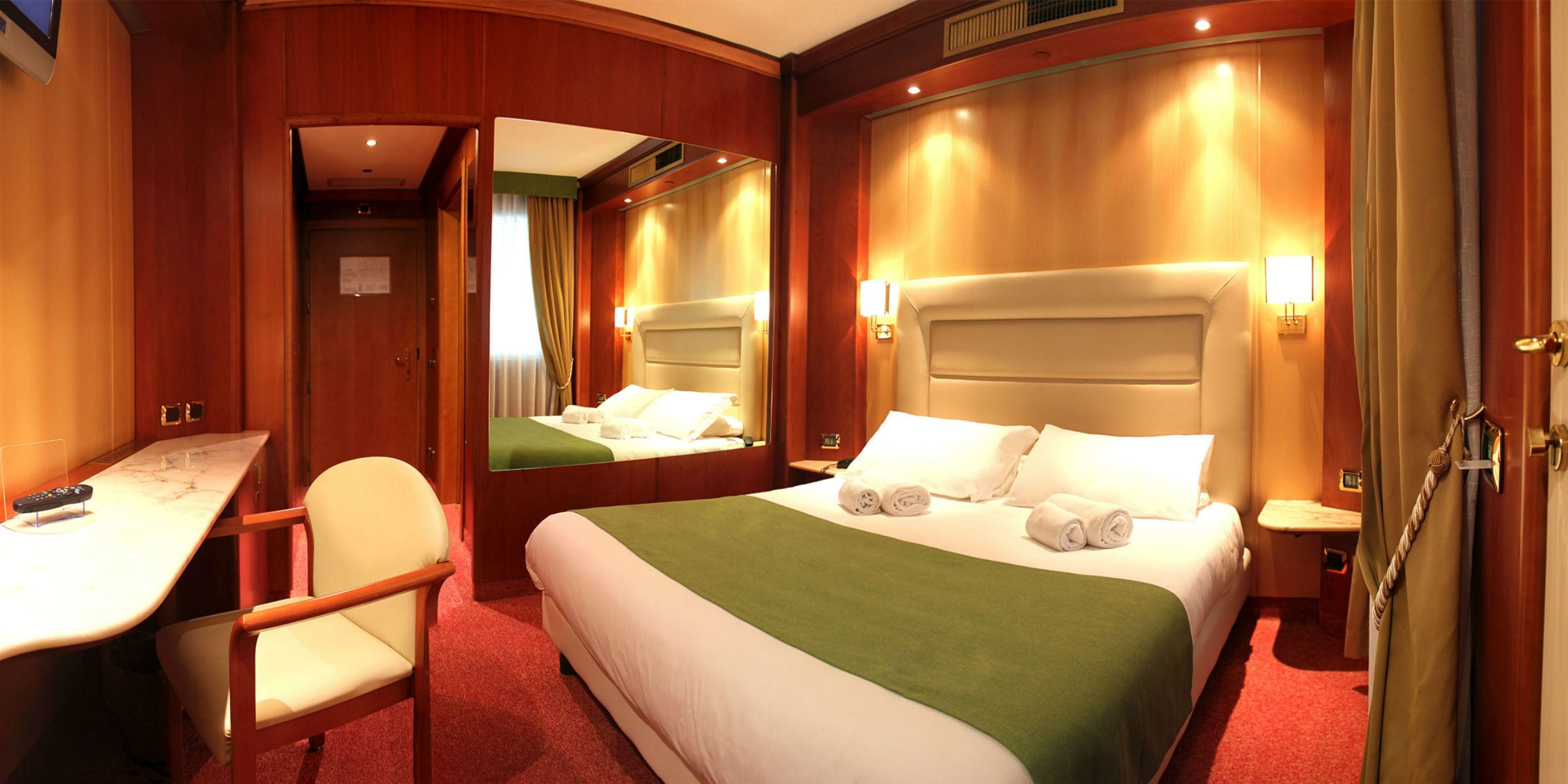 hypo-allergenic bedding, minibar, desk, blackout curtains