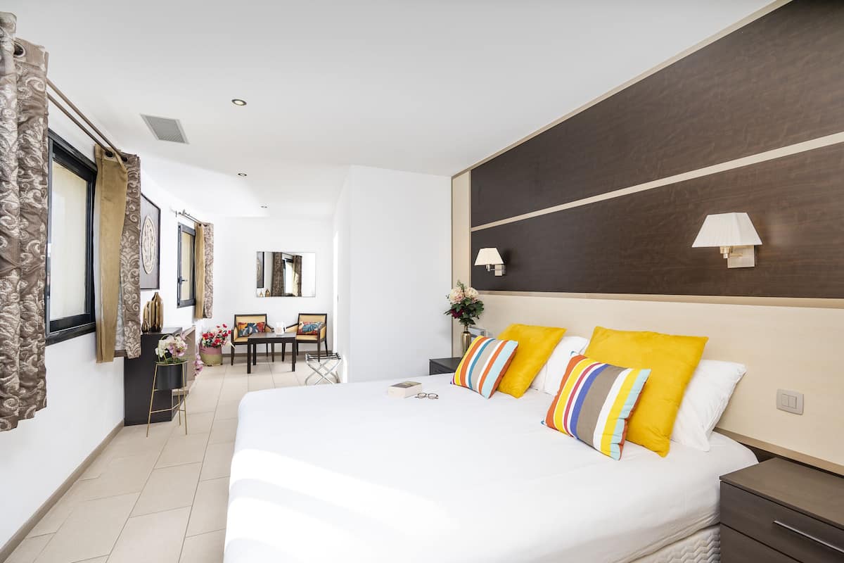 Junior Suite | Individually decorated, iron/ironing board, bed sheets
