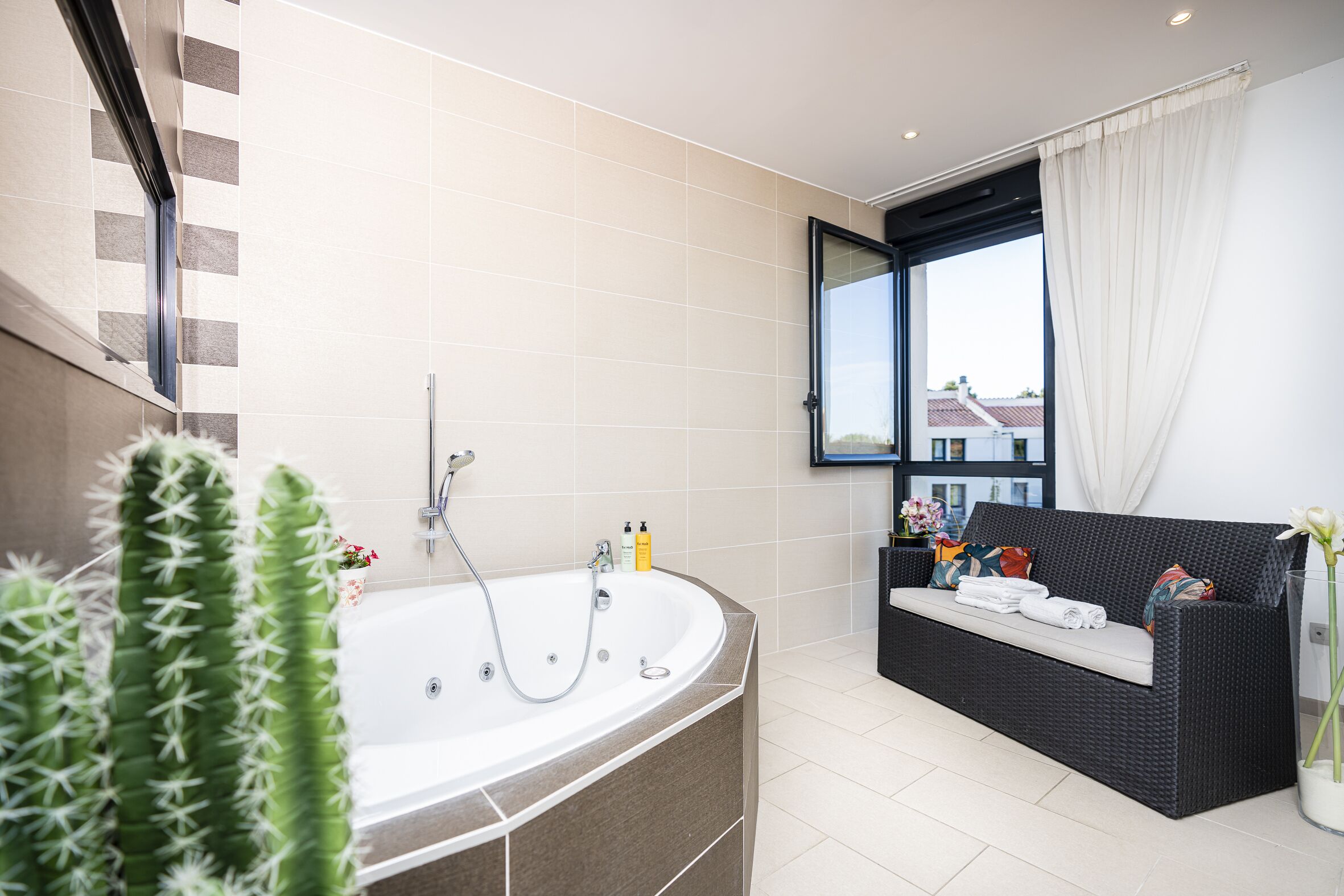 standard suite | bathroom | shower, hair dryer, towels