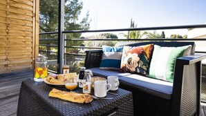 Superior Double Room | Terrace/patio - Vacancéole - Hôtel Las Motas (Alenya)