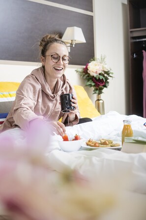 特色装修、熨斗/熨板、床单