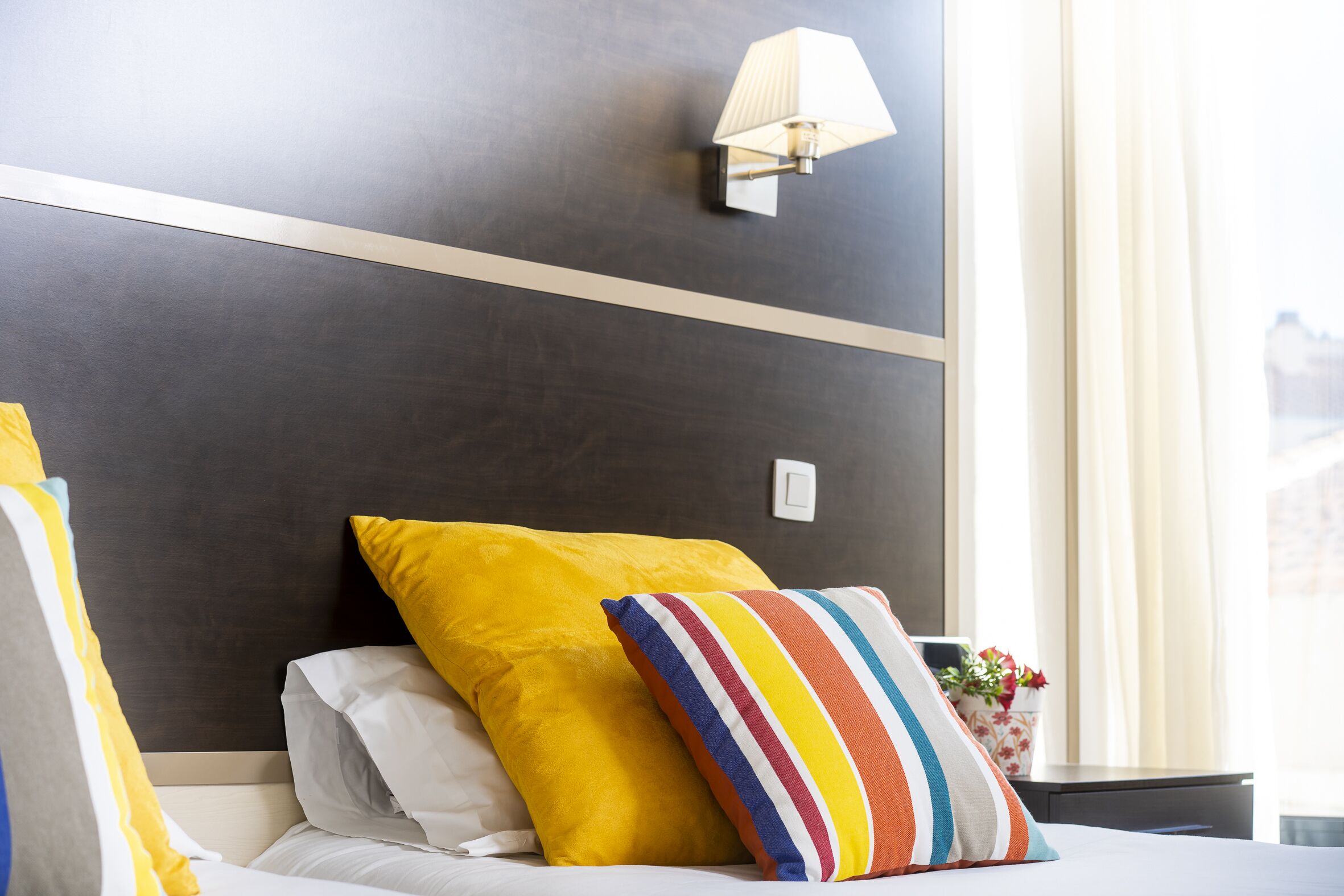 standard double room | individually decorated, iron/ironing board, bed sheets