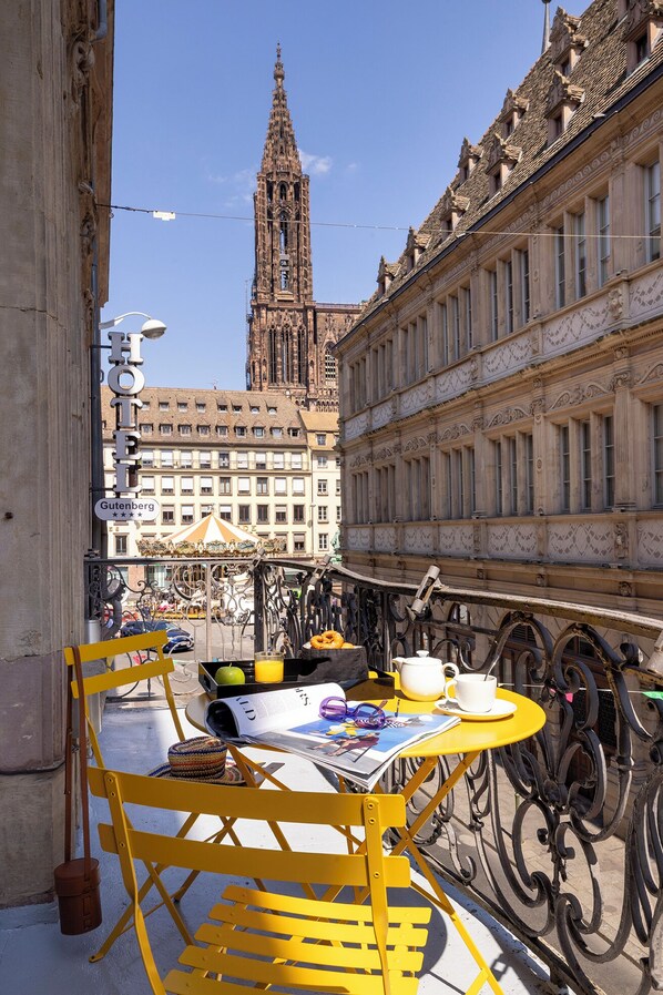 Chambre Double Balcony Cathédrale | Balcony view - Hôtel Gutenberg (Strasbourg)
