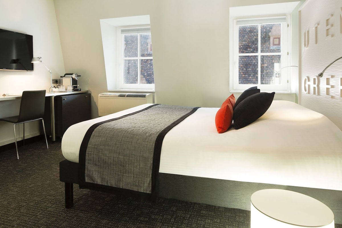 Premium bedding, minibar, in-room safe, individually decorated