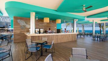 4 barer/lounger, bar i bassenget og bassengbar