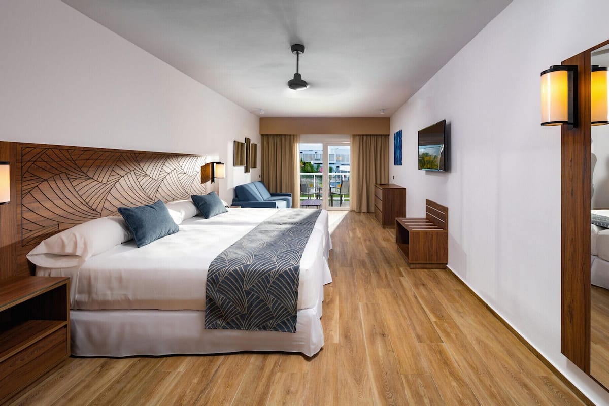1 bedroom, free minibar, in-room safe, individually decorated