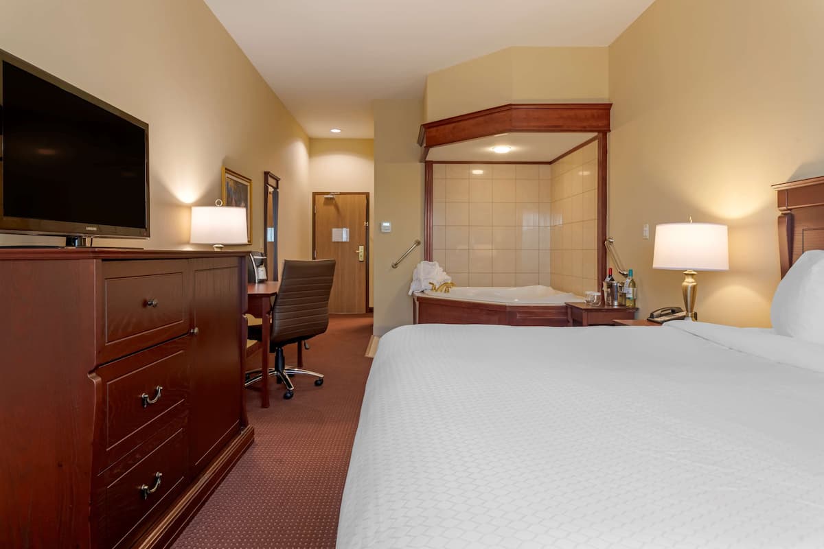 Suite, 1 King Bed, Non Smoking, Jetted Tub