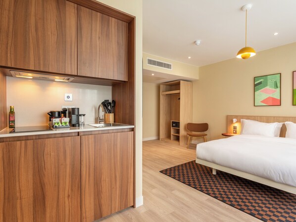 Large Studio with Kitchenette | Private kitchen | Coffee/tea maker, electric kettle
