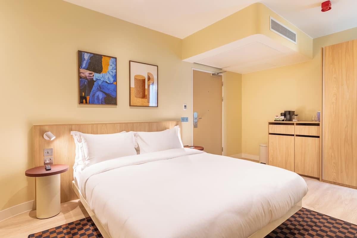 Medium Room - Accessible