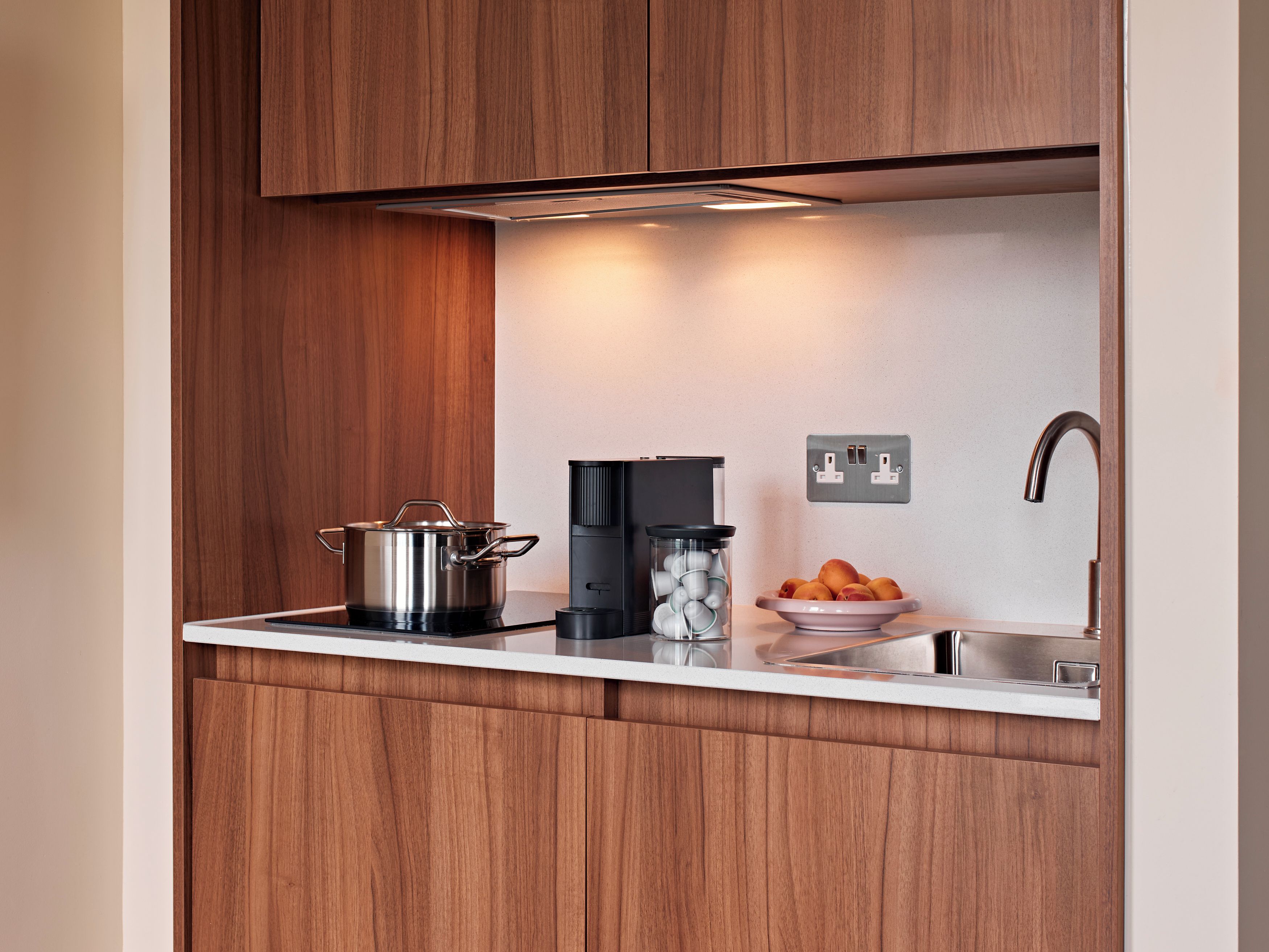 Large Studio with Kitchenette | Private kitchen