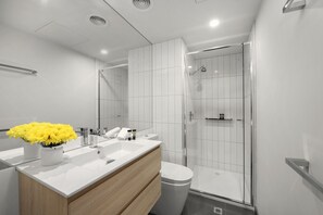 Bathroom - Plum Carlton Serviced Apartments (Carlton)