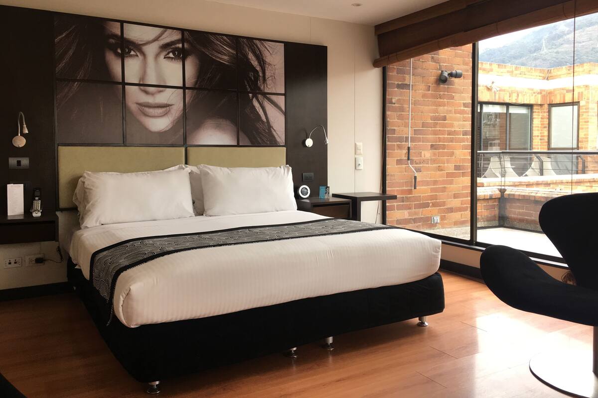 Ropa de cama de alta calidad, cubrecamas y colchones con pillow-top 
