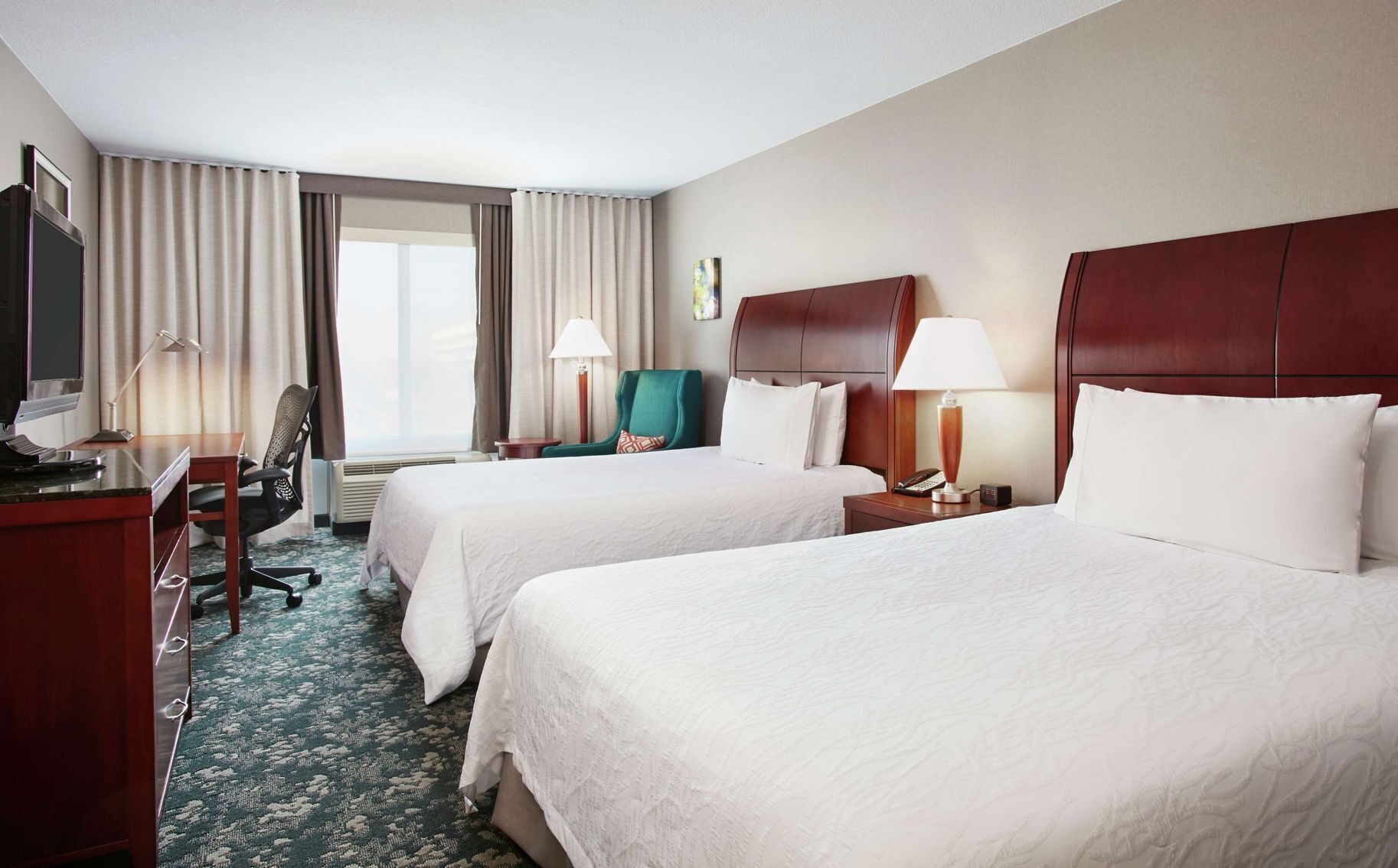 Premium bedding, in-room safe, desk, laptop workspace