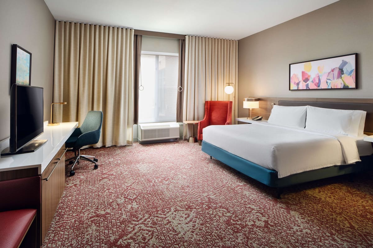 Room, 1 King Bed, Accessible (Mobility & Hearing, Roll-In Shower) | 1 bedroom, premium bedding, in-room safe, desk