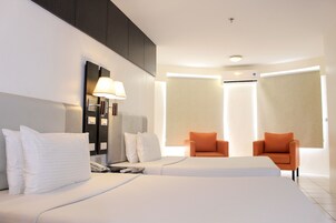 基础客房 (Regular - 2 Beds) | 客房内保险箱、隔音、免费 WiFi、床单