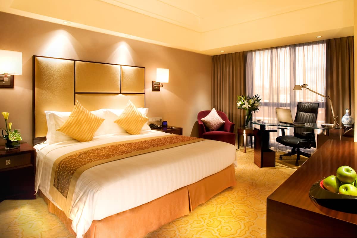 Minibar, in-room safe, desk, blackout curtains